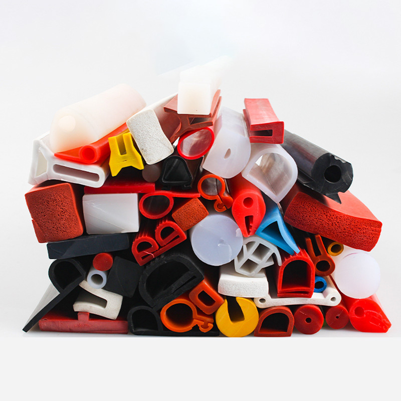 嵘牌高抗撕硅胶条：以超5年密封寿命，为户外设备构筑防漏长城